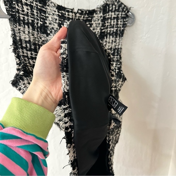 Theory Sculpted Tweed Black Cream White Sleeveless Lined Zip Closure Blouse S - Picture 8 of 8